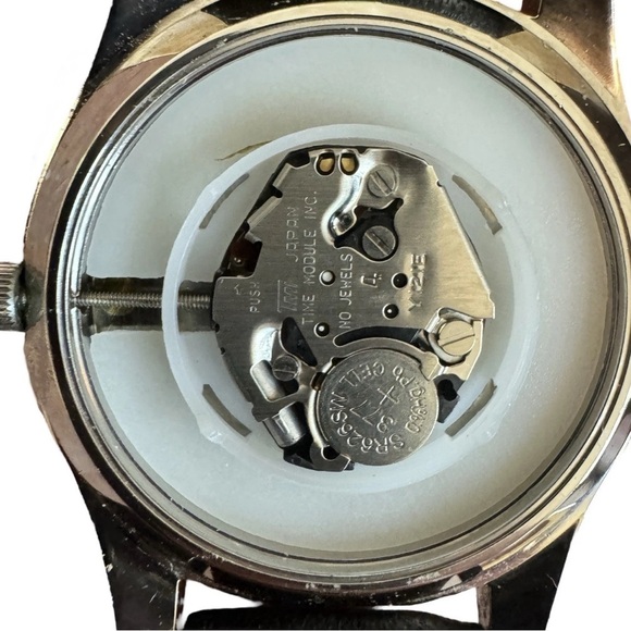 WALT DISNEY WORLD *Limited Edition* Millennium Year 2000 Watch (0321/2000) main image 7